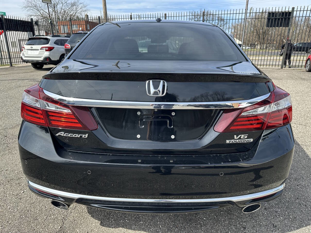 Used 2017 Honda Accord Touring image 6