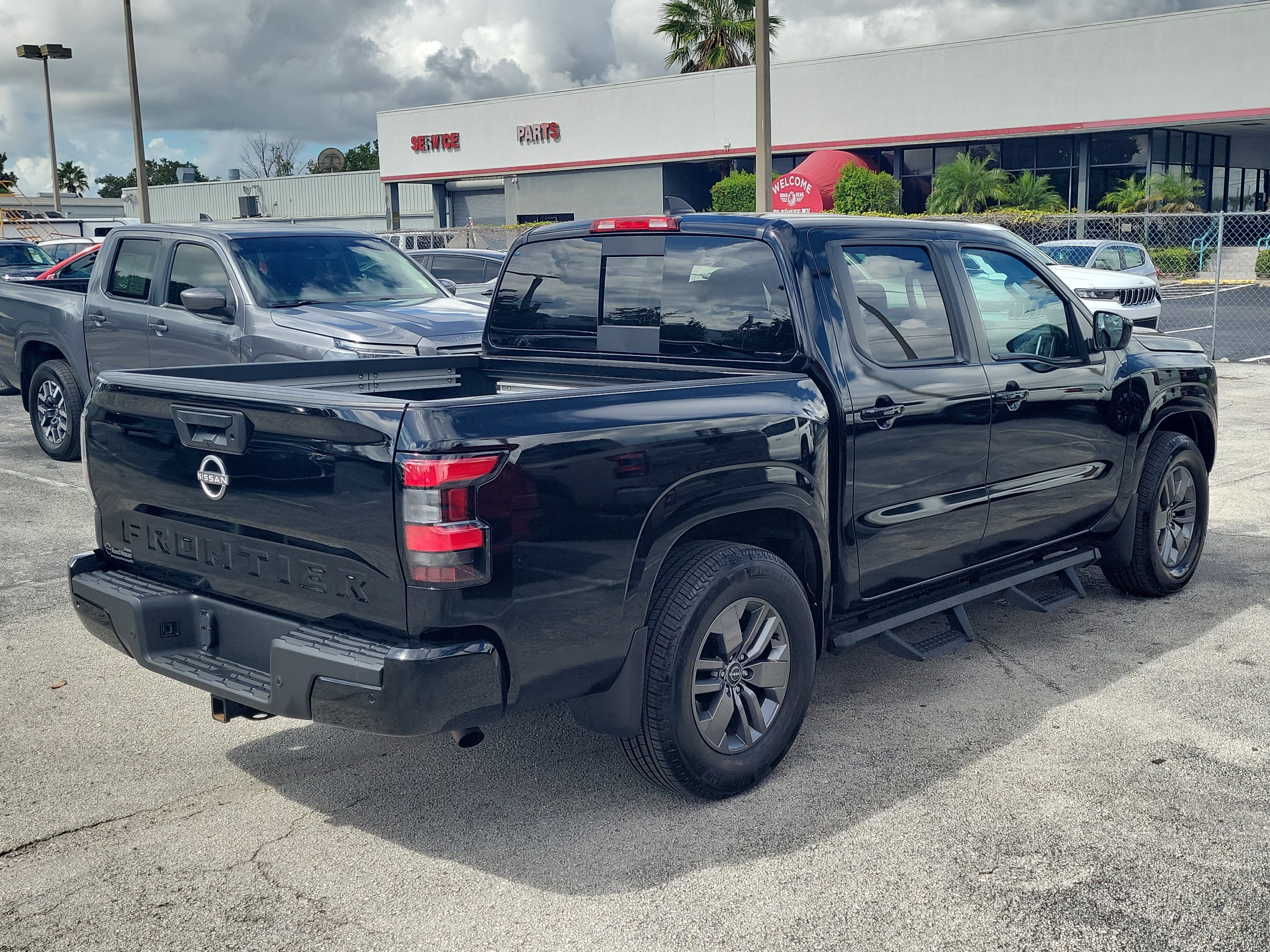 Certified 2025 Nissan Frontier SV w/ SV Convenience Package RWD image 4