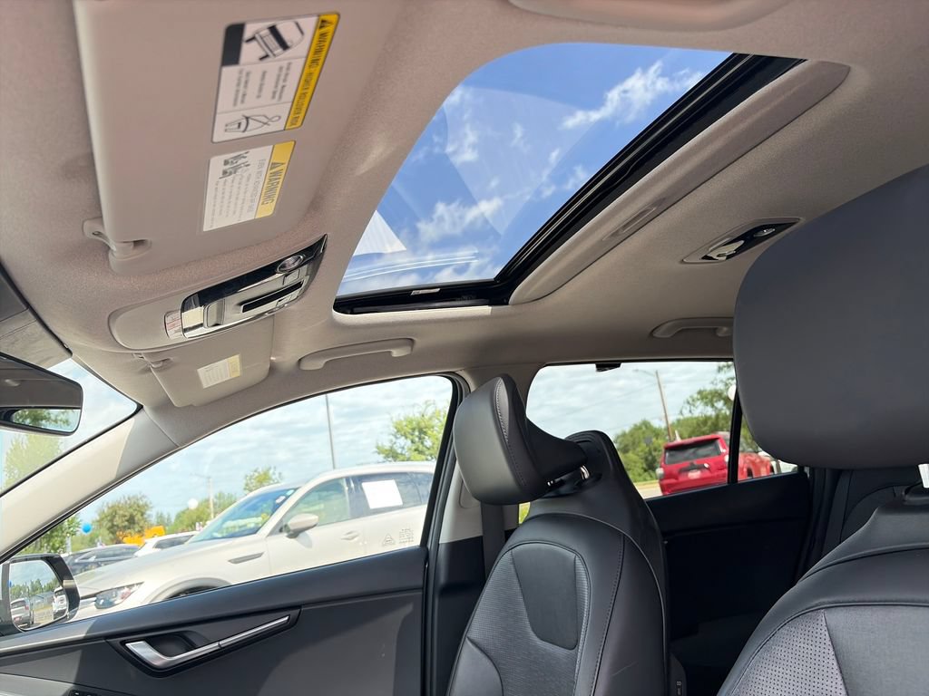 Used 2023 Kia Niro FWD image 41