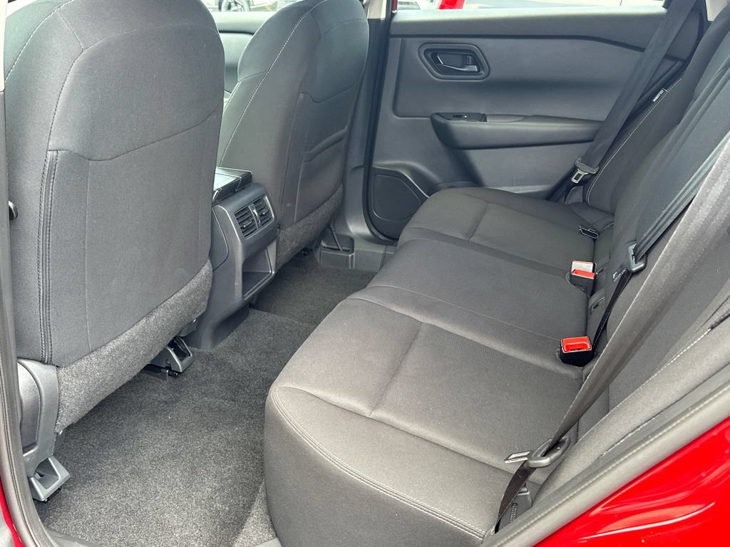 Used 2024 Nissan Rogue S AWD/4WD image 13