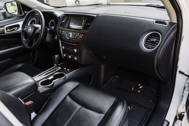 Used 2019 Nissan Pathfinder Platinum image 26
