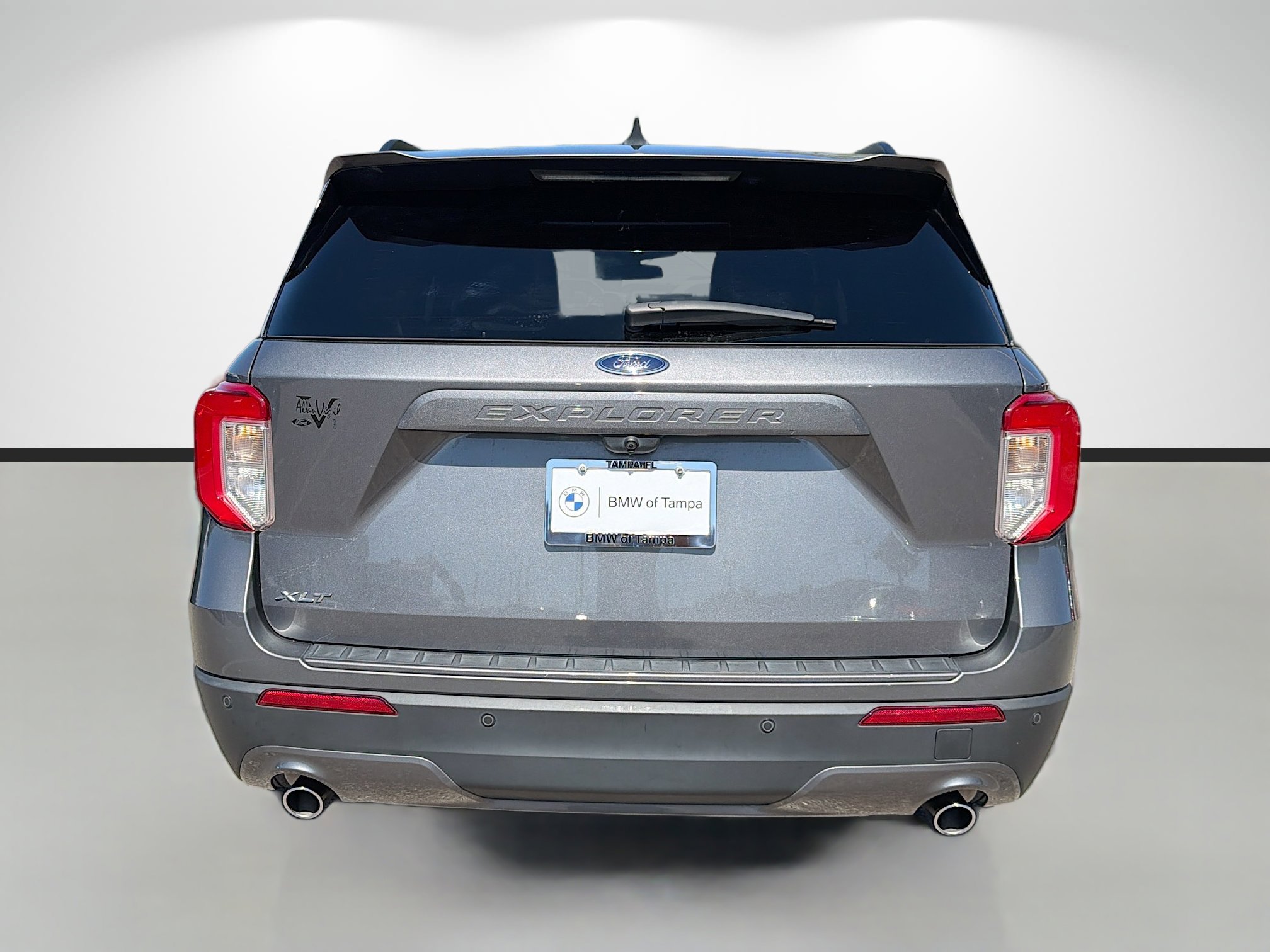 Used 2021 Ford Explorer XLT w/ Equipment Group 202A RWD image 4