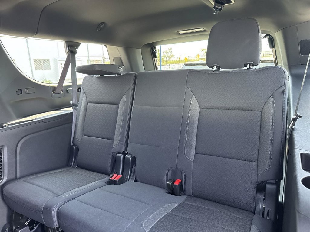 New 2026 Chevrolet Suburban LS RWD image 26
