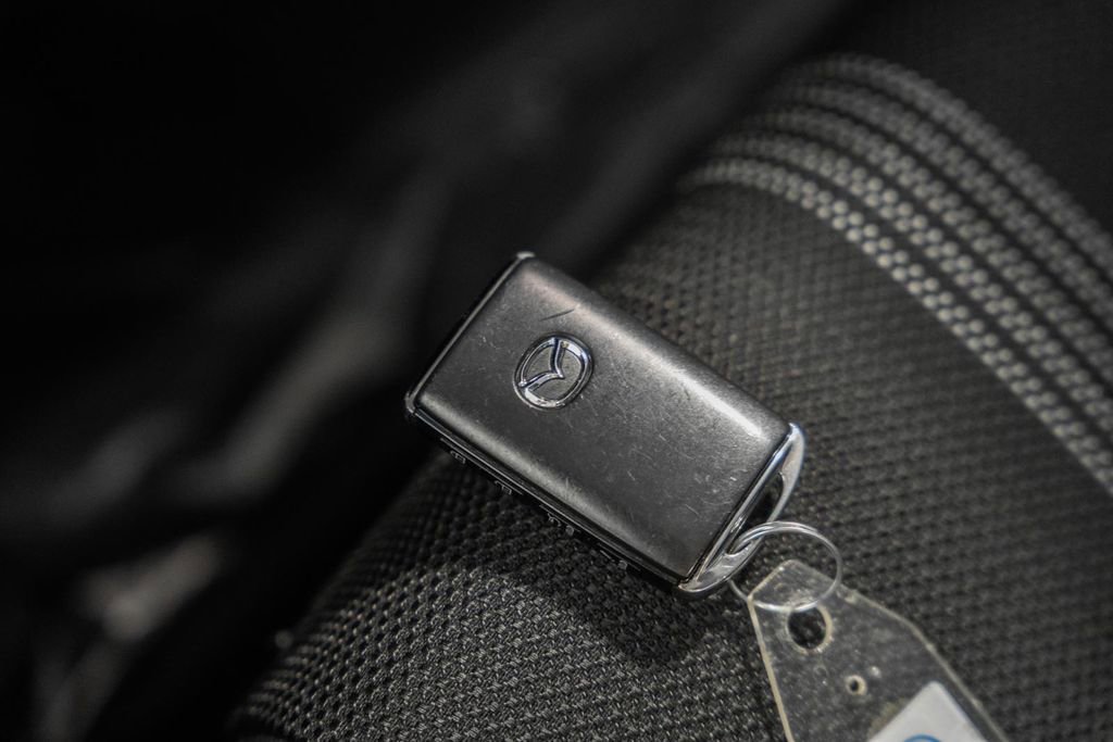 Used 2025 MAZDA CX-50 AWD 2.5 S w/ Premium Package image 51