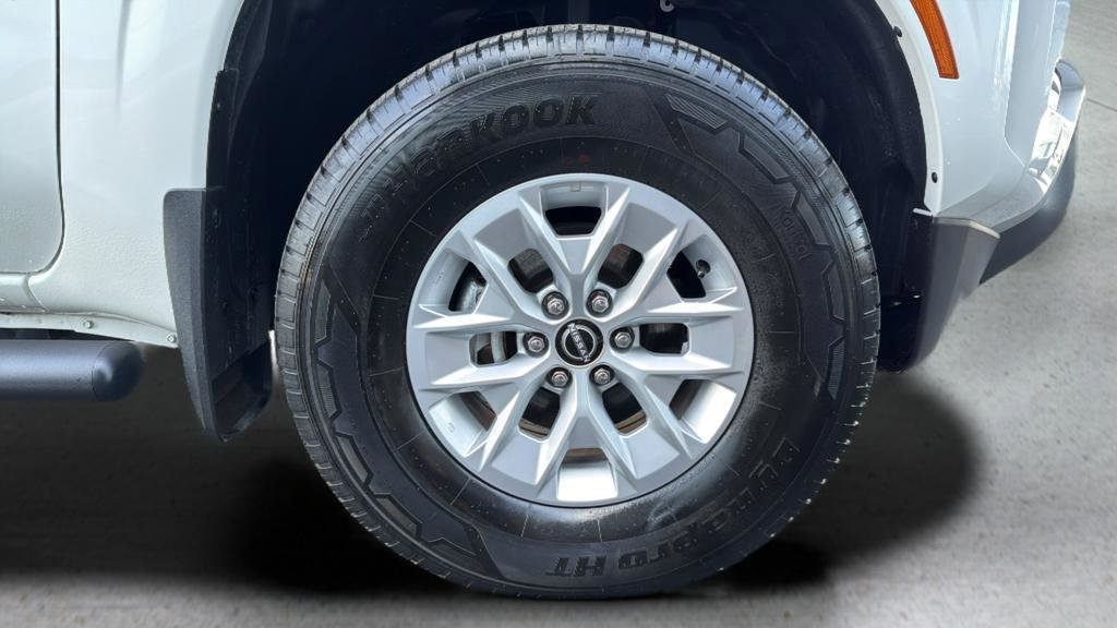 Certified 2024 Nissan Frontier SV w/ Technology Package image 12
