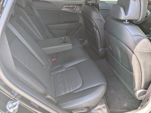 Used 2025 Kia Sportage SX image 14