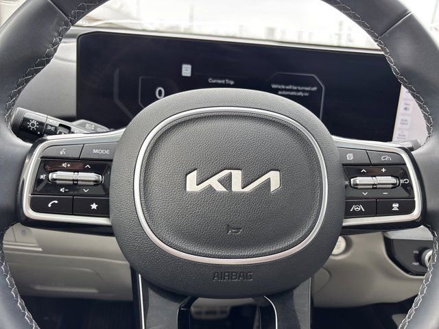 Used 2025 Kia Sorento SX image 24