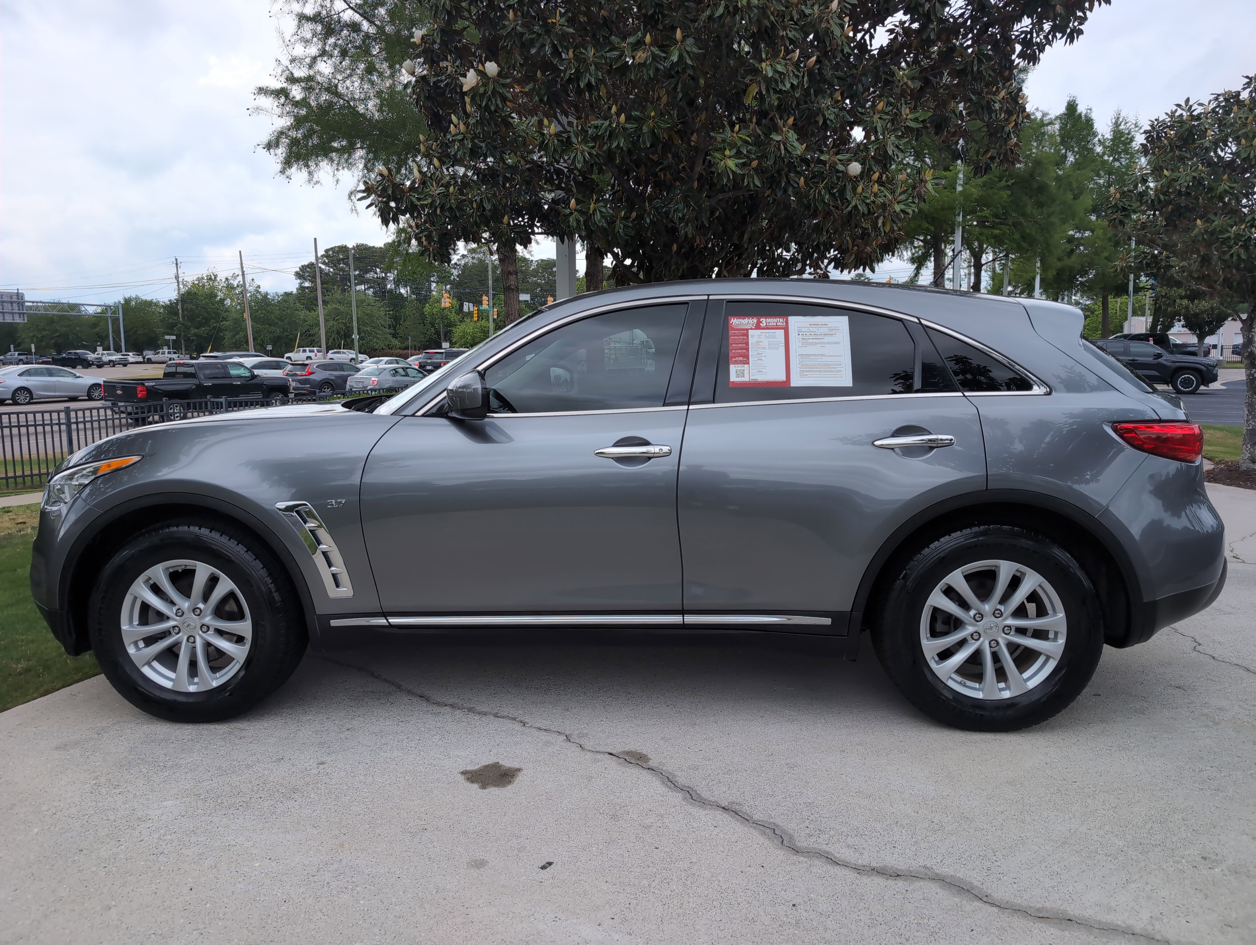 Used 2017 INFINITI QX70 AWD image 7