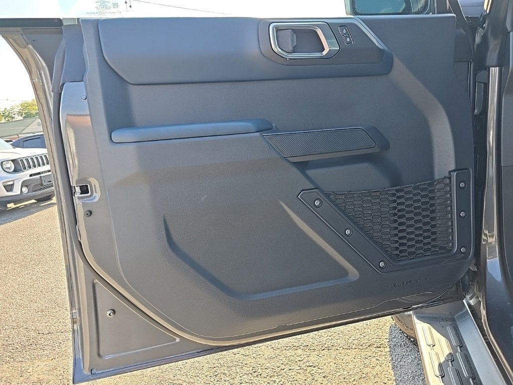 New 2025 Ford Bronco Heritage Edition image 13