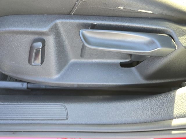 Used 2018 Volkswagen Golf SE image 27