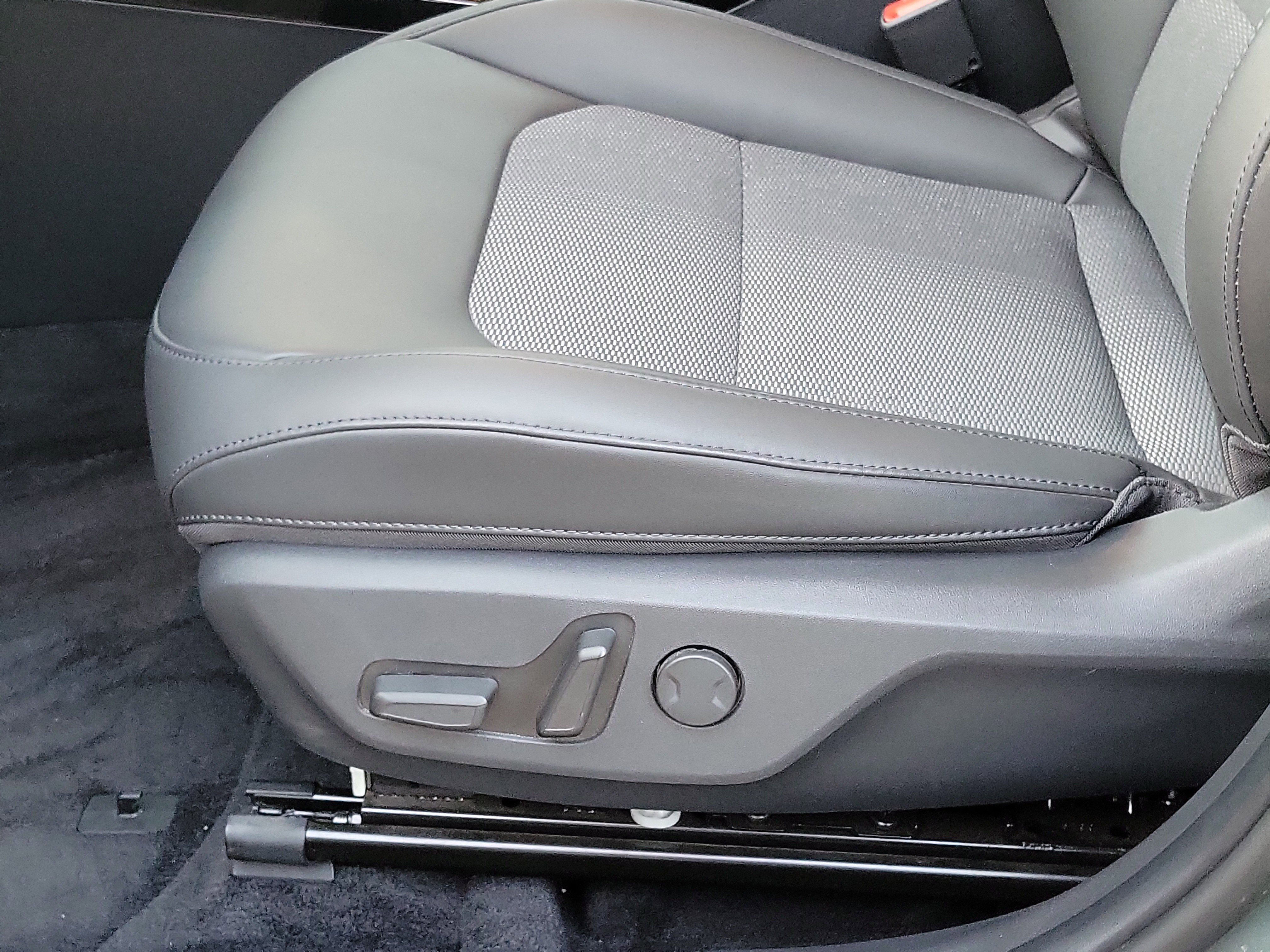 Used 2025 Kia Niro Wind image 18