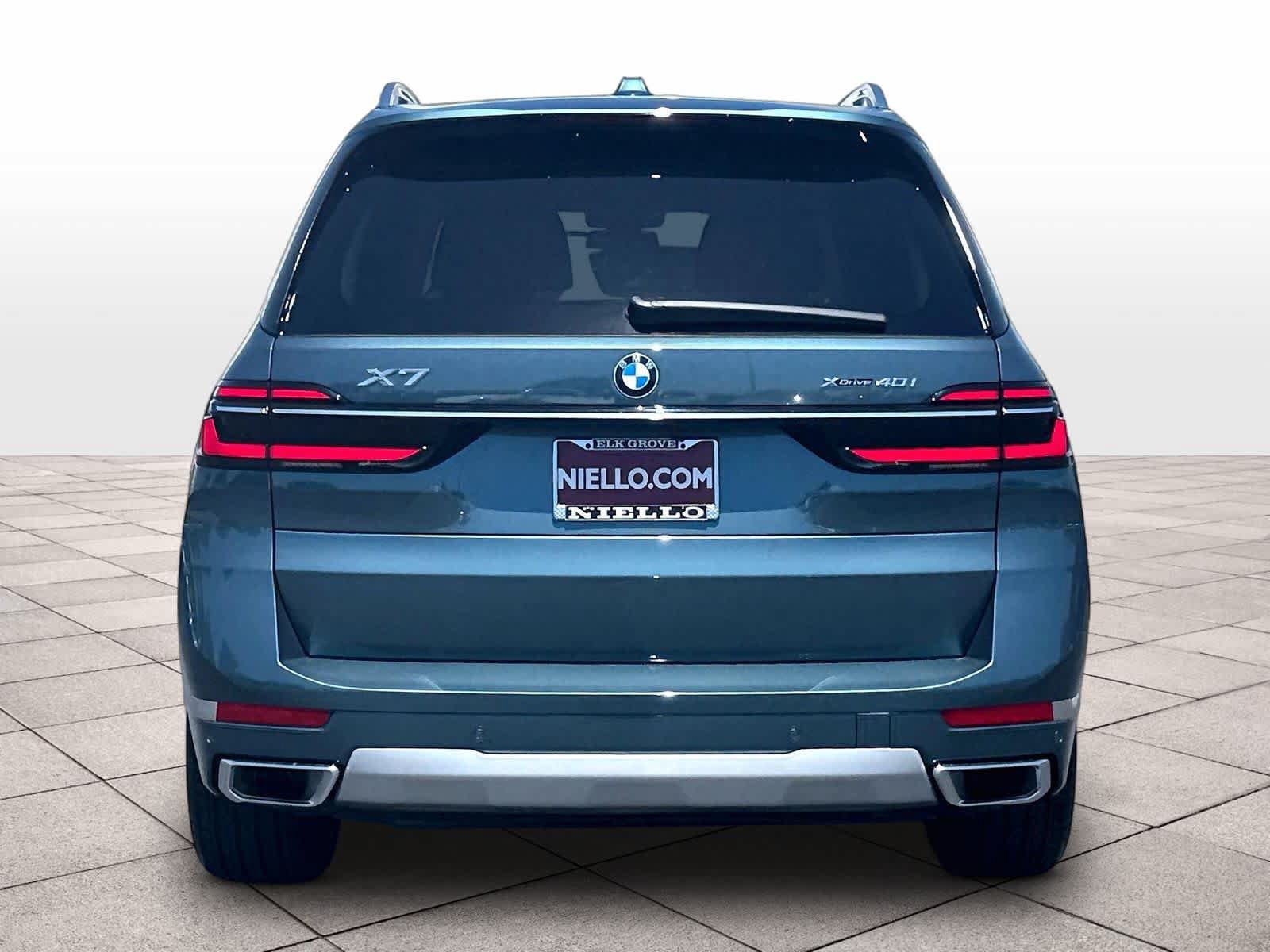 Used 2025 BMW X7 xDrive40i w/ Premium Package AWD/4WD image 8