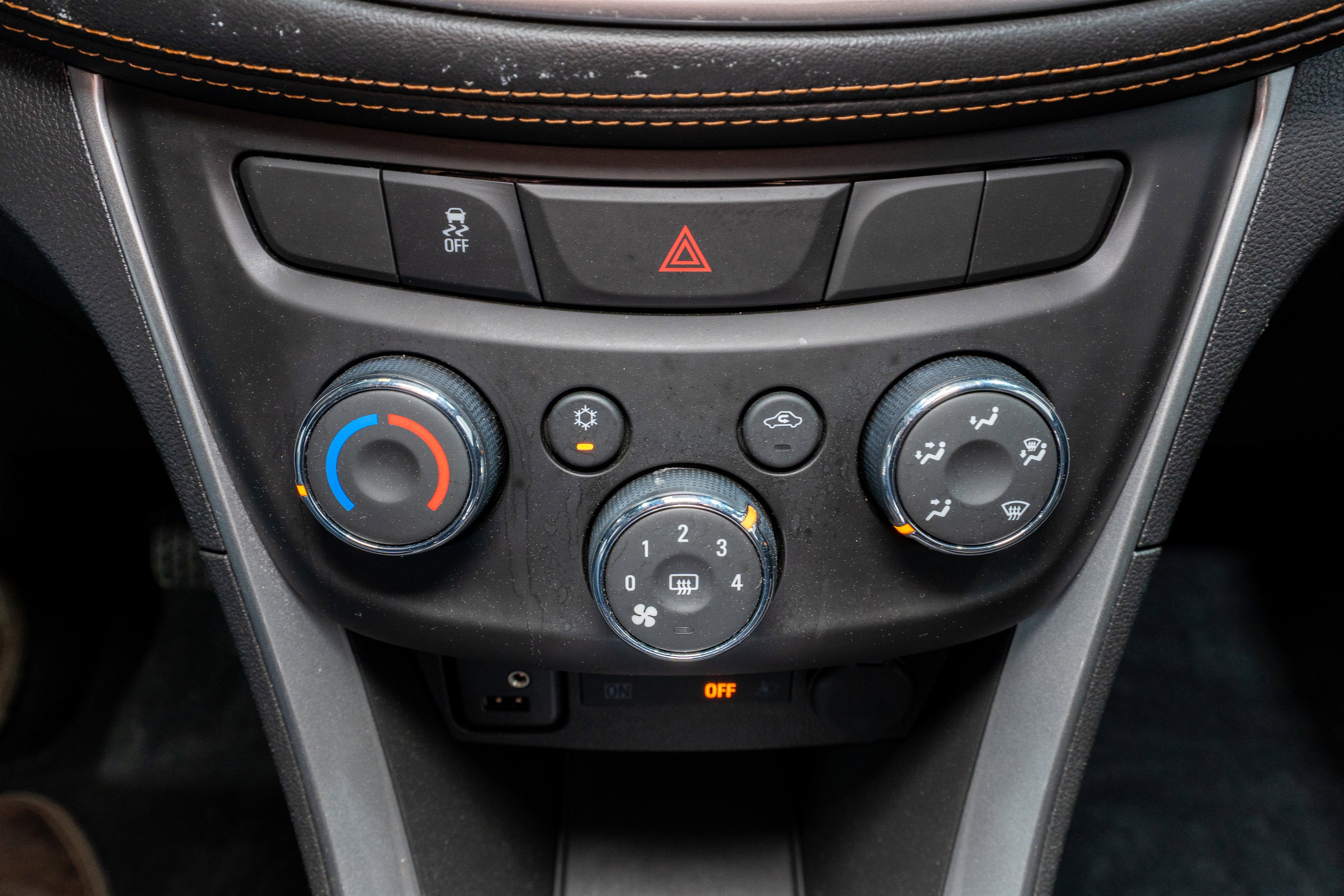 Used 2019 Chevrolet Trax LT w/ LT Convenience Package image 19