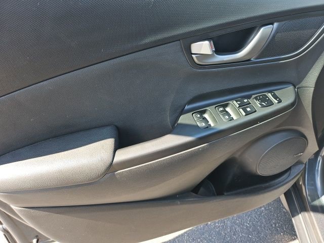 Used 2020 Hyundai Kona Limited image 10