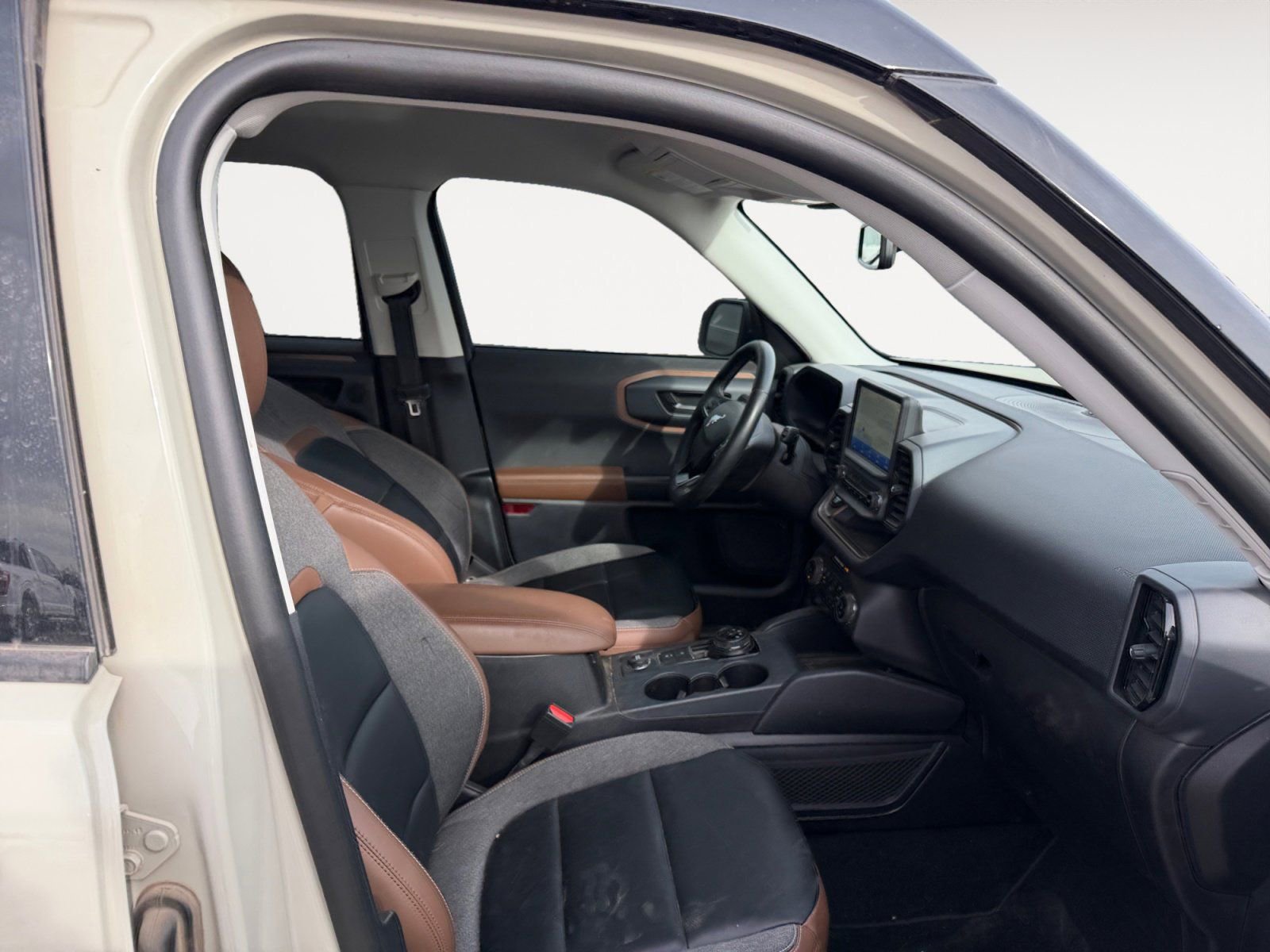 Used 2024 Ford Bronco Sport Outer Banks w/ Tech Package image 15