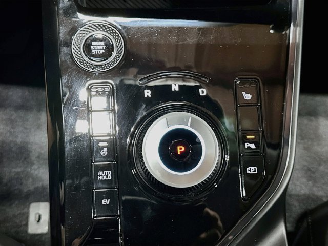 Certified 2025 Kia Niro EX w/ EX Cold Weather Package FWD image 17