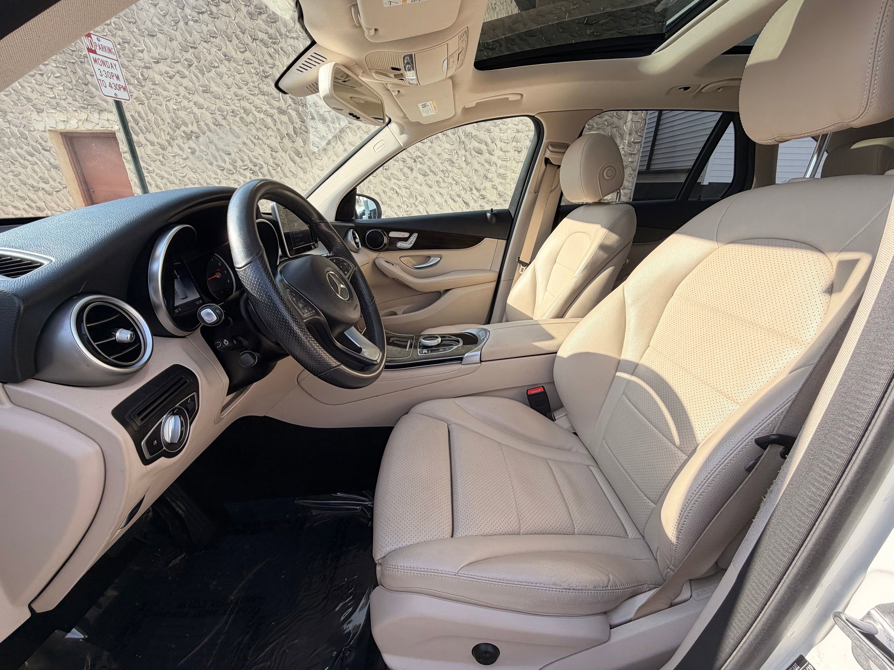 Used 2019 Mercedes-Benz GLC 300 4MATIC image 22