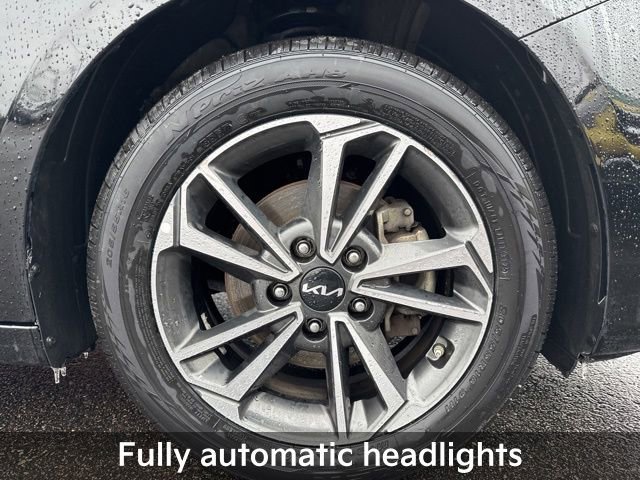 Used 2023 Kia Forte LXS image 12