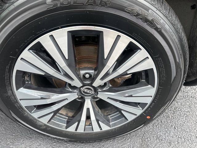 Used 2023 Nissan Rogue SV image 28
