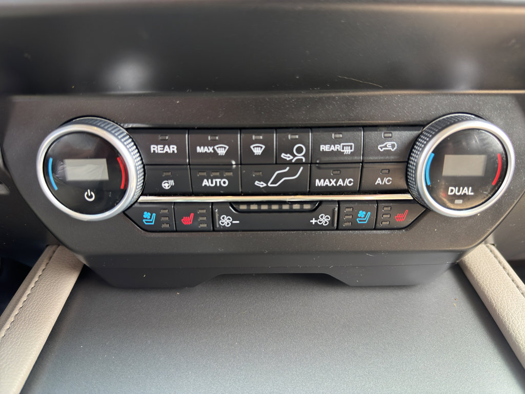 Used 2021 Ford Expedition Max XLT image 14