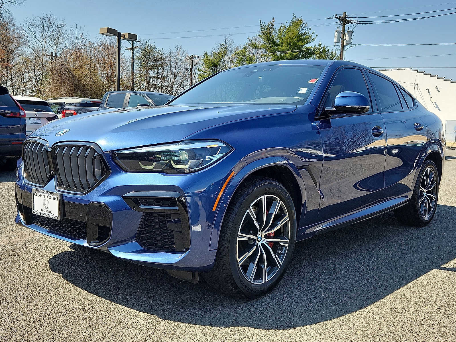 Used 2023 BMW X6 xDrive40i w/ M Sport Package image 3