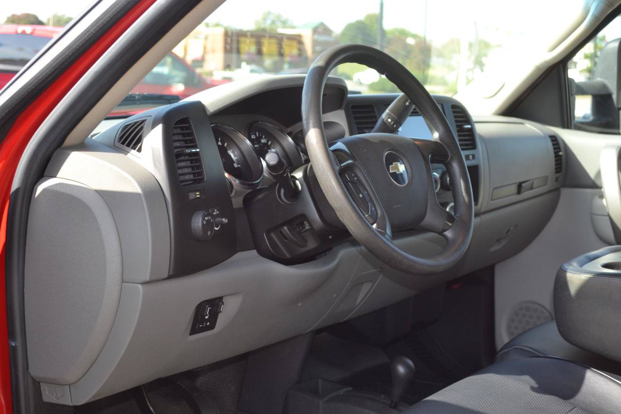 Used 2010 Chevrolet Silverado 2500 W/T AWD/4WD image 11