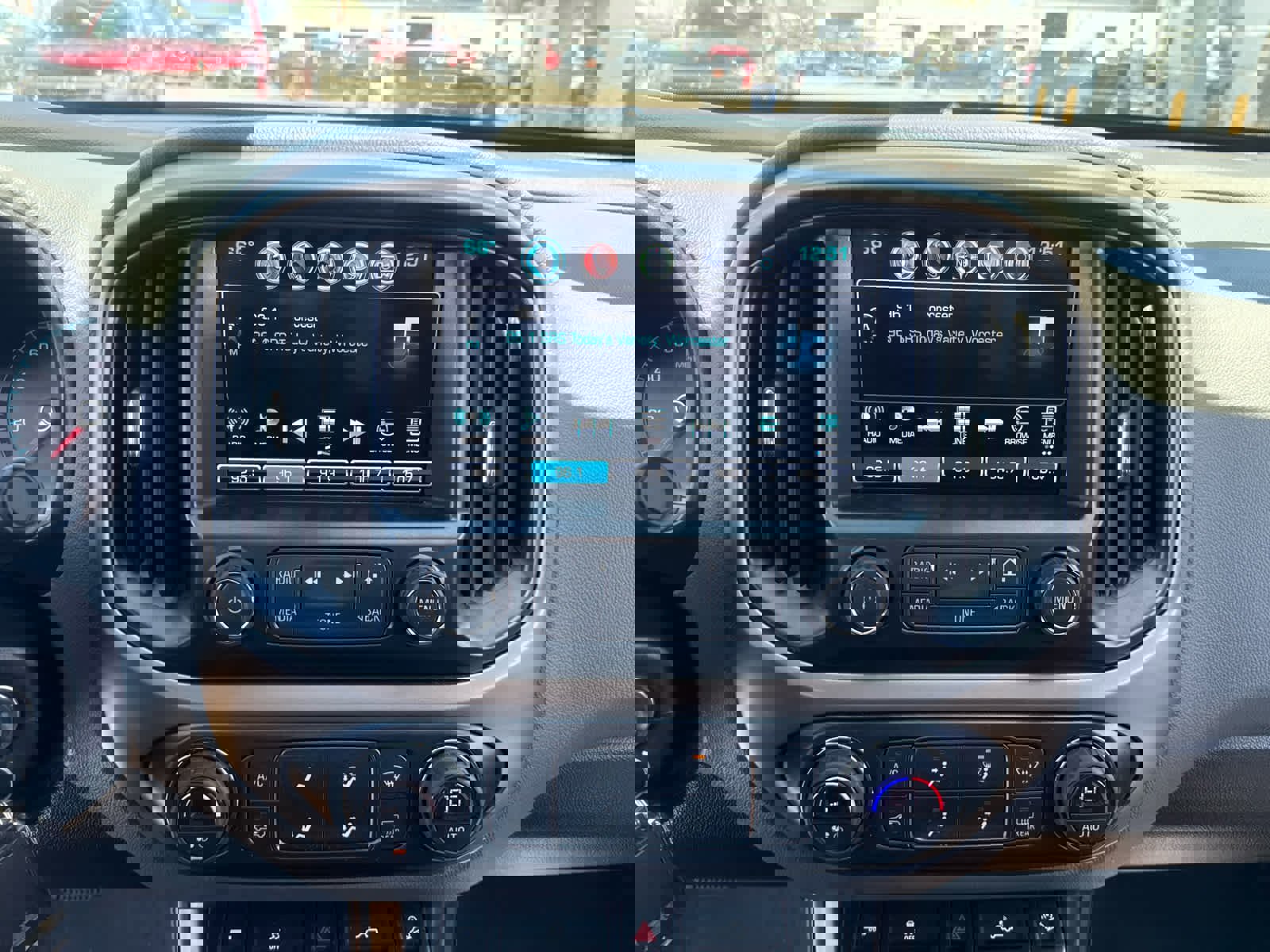 Used 2018 Chevrolet Colorado Z71 AWD/4WD image 17