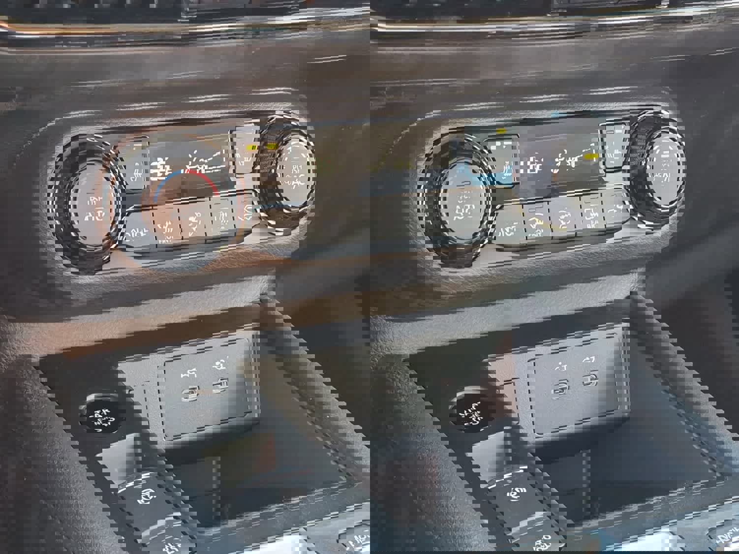 New 2026 Nissan Kicks SV w/ Cold Weather Package AWD/4WD image 14