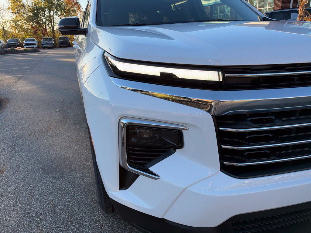 New 2027 Chevrolet Traverse LT w/ Driver Confidence Package AWD/4WD image 5