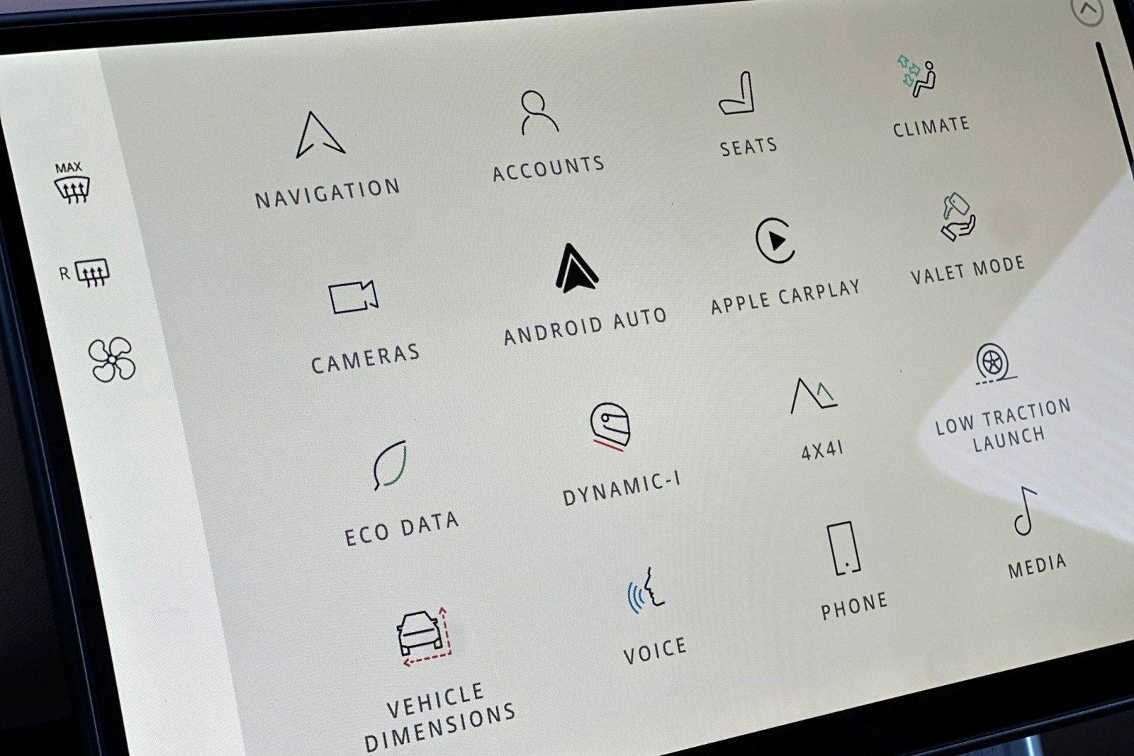 New 2026 Land Rover Range Rover SE image 20
