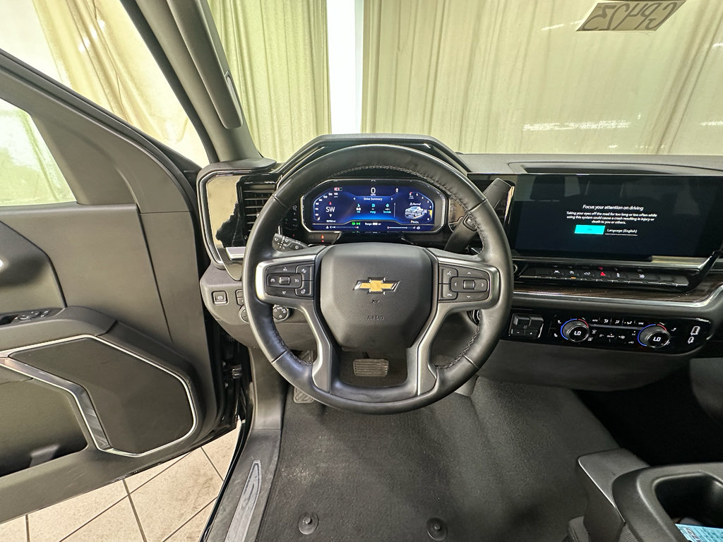 Used 2025 Chevrolet Silverado 1500 LT AWD/4WD image 24