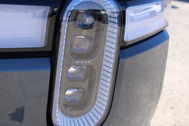Used 2024 Rivian R1S Adventure AWD/4WD image 13