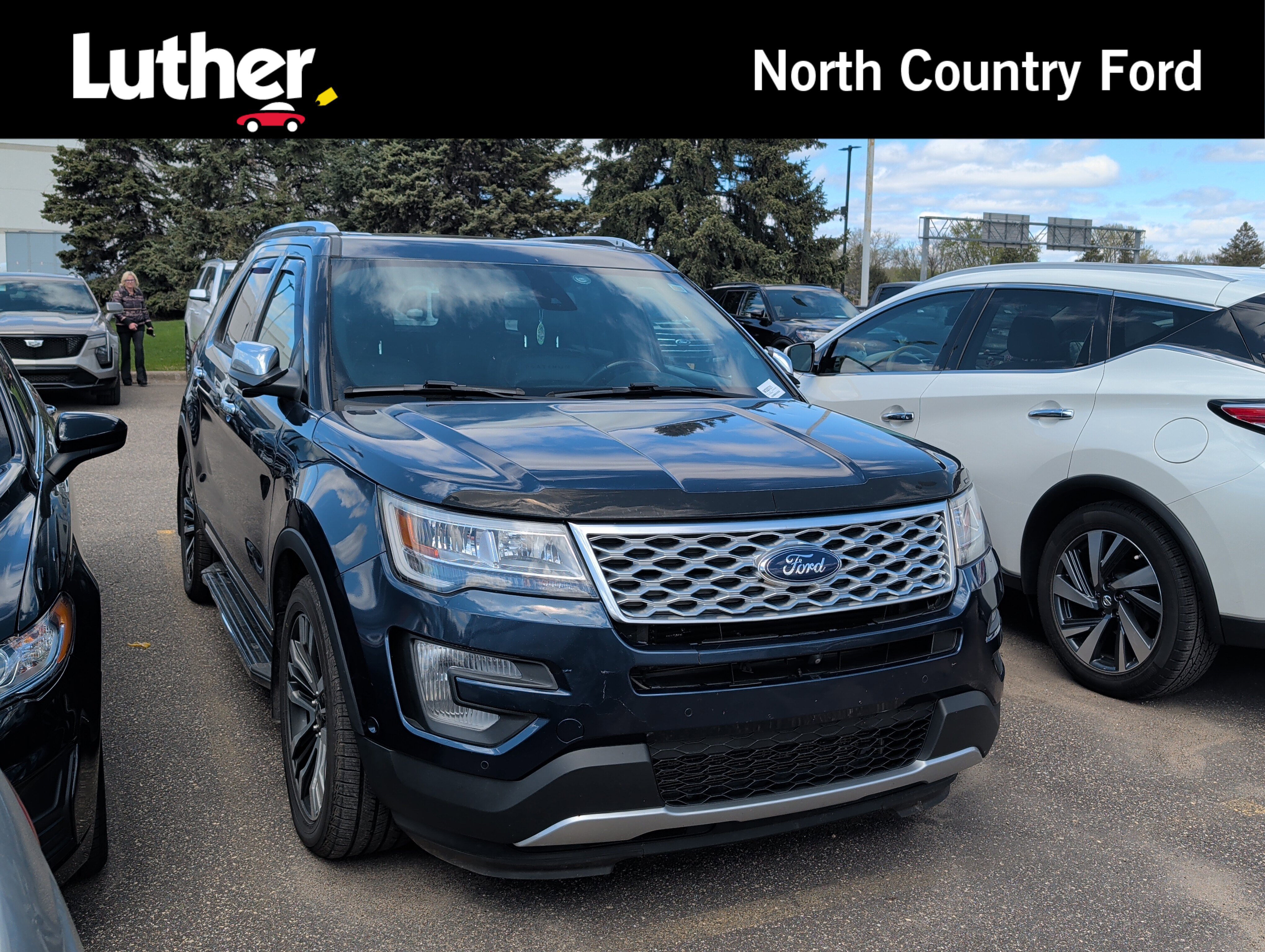 Used 2017 Ford Explorer Platinum AWD/4WD image 1