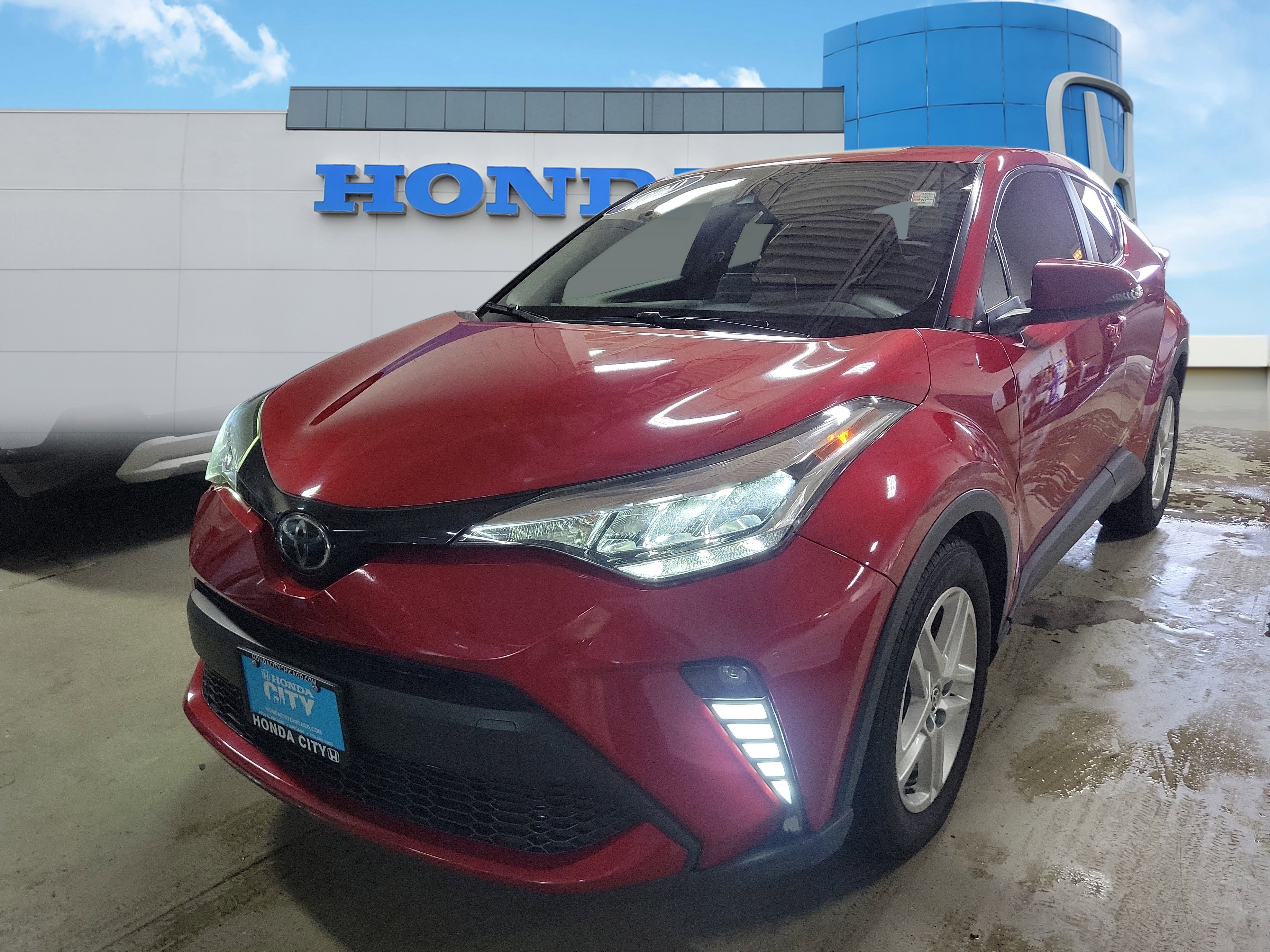 Used 2020 Toyota C-HR LE FWD image 2