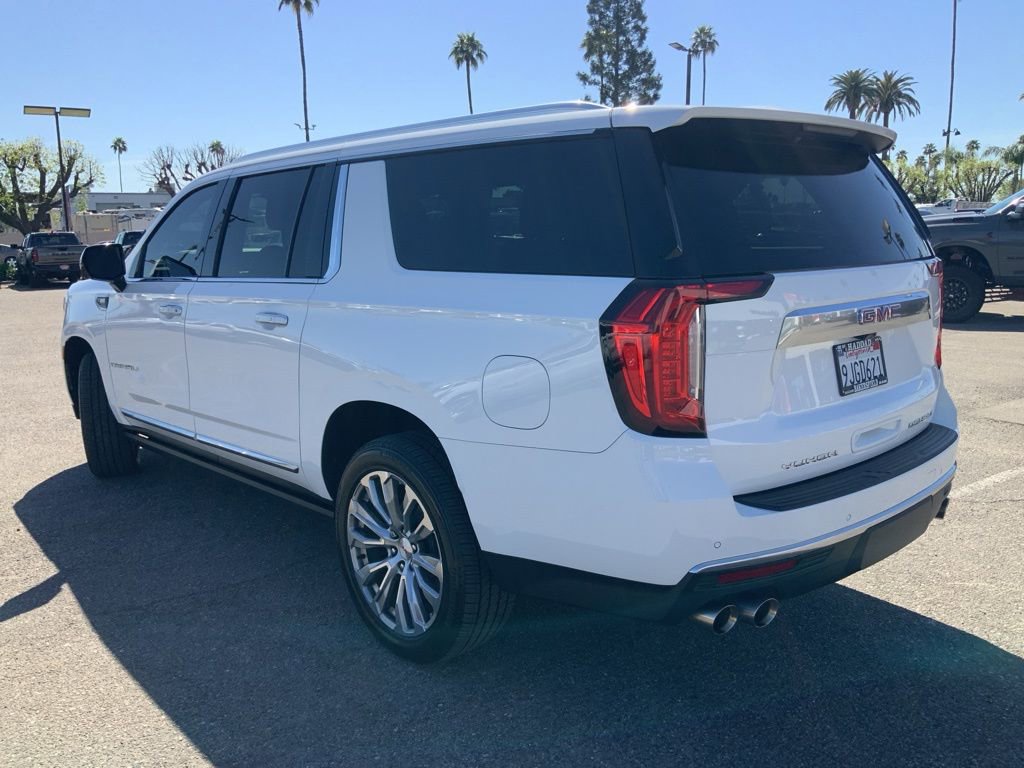 Used 2021 GMC Yukon XL Denali w/ Denali Premium Package image 10