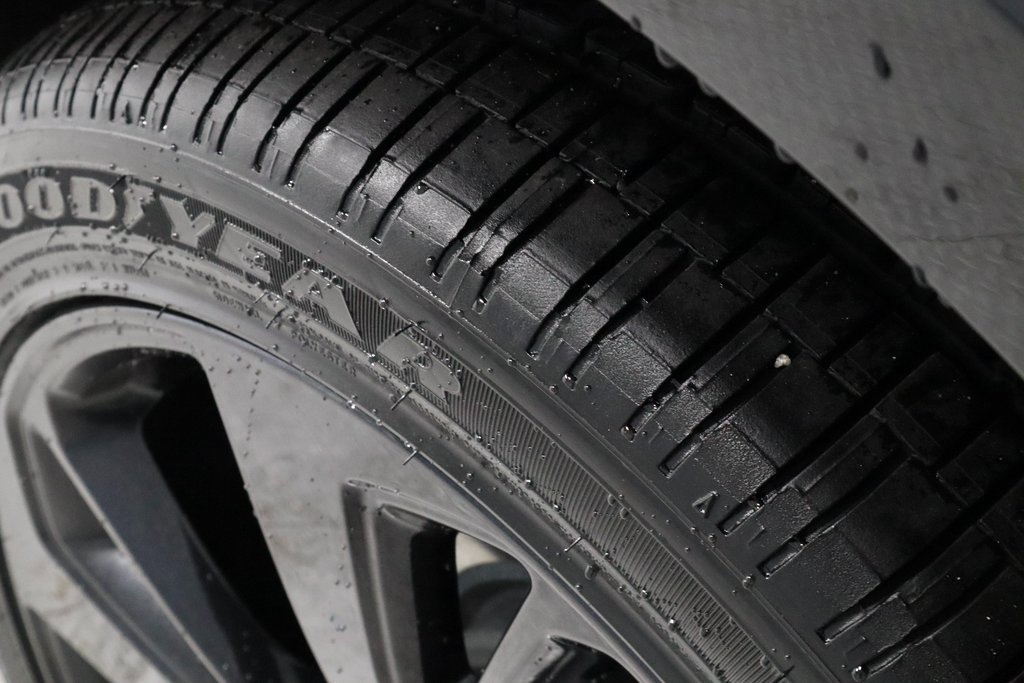 Used 2023 Buick Envision Essence w/ Sport Touring Package image 20