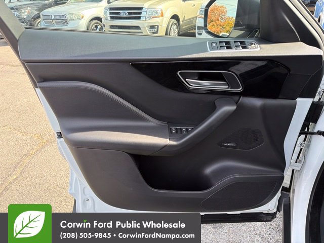 Used 2018 Jaguar F-PACE Premium AWD/4WD image 14