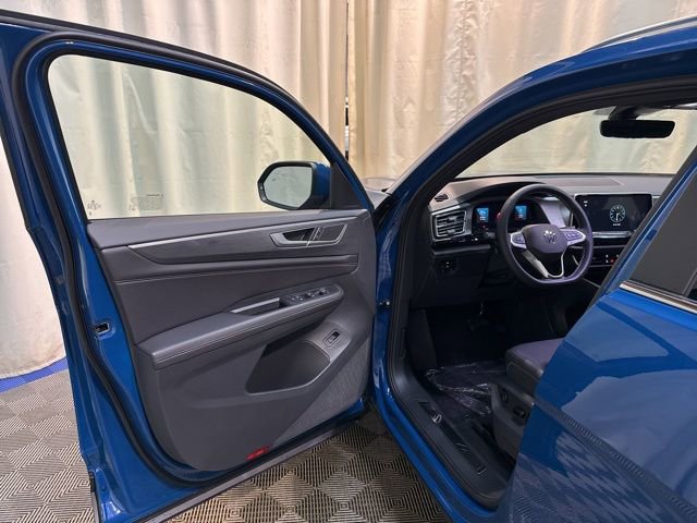 New 2025 Volkswagen Atlas Cross Sport SE image 11