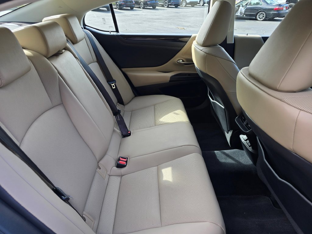 Used 2019 Lexus ES 350 w/ Premium Package FWD image 6
