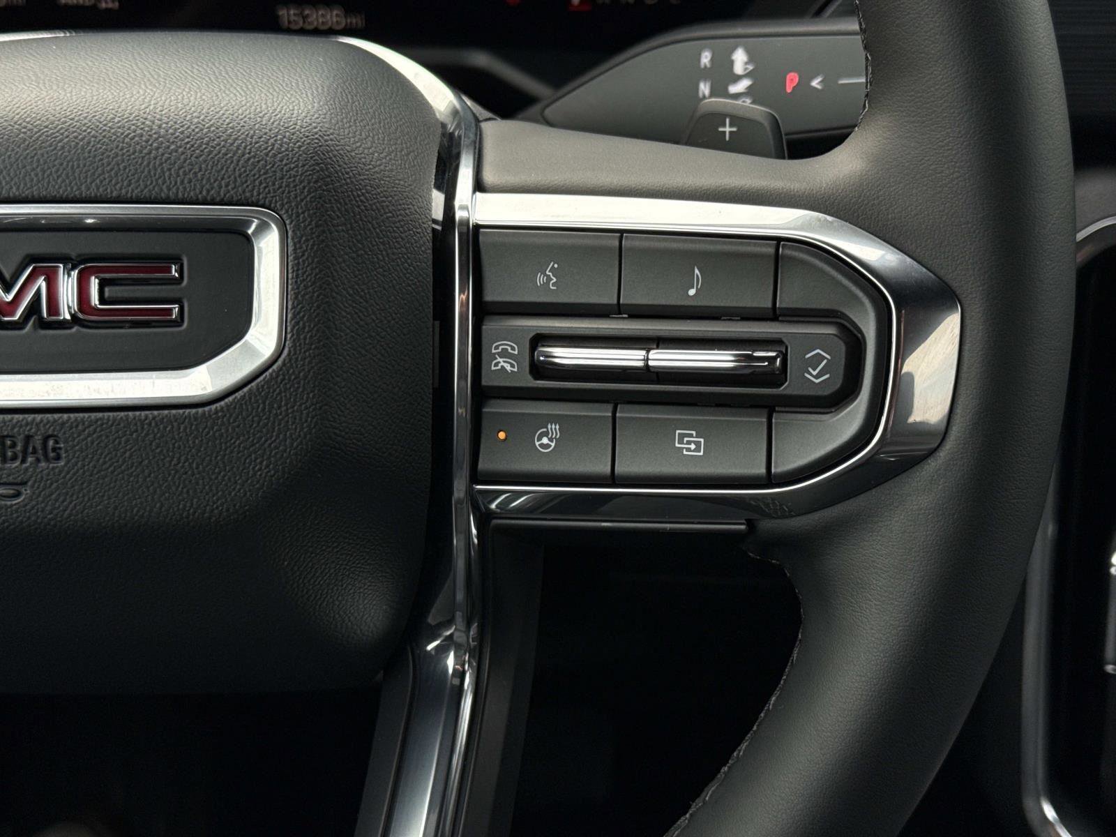 Used 2025 GMC Acadia Elevation image 7