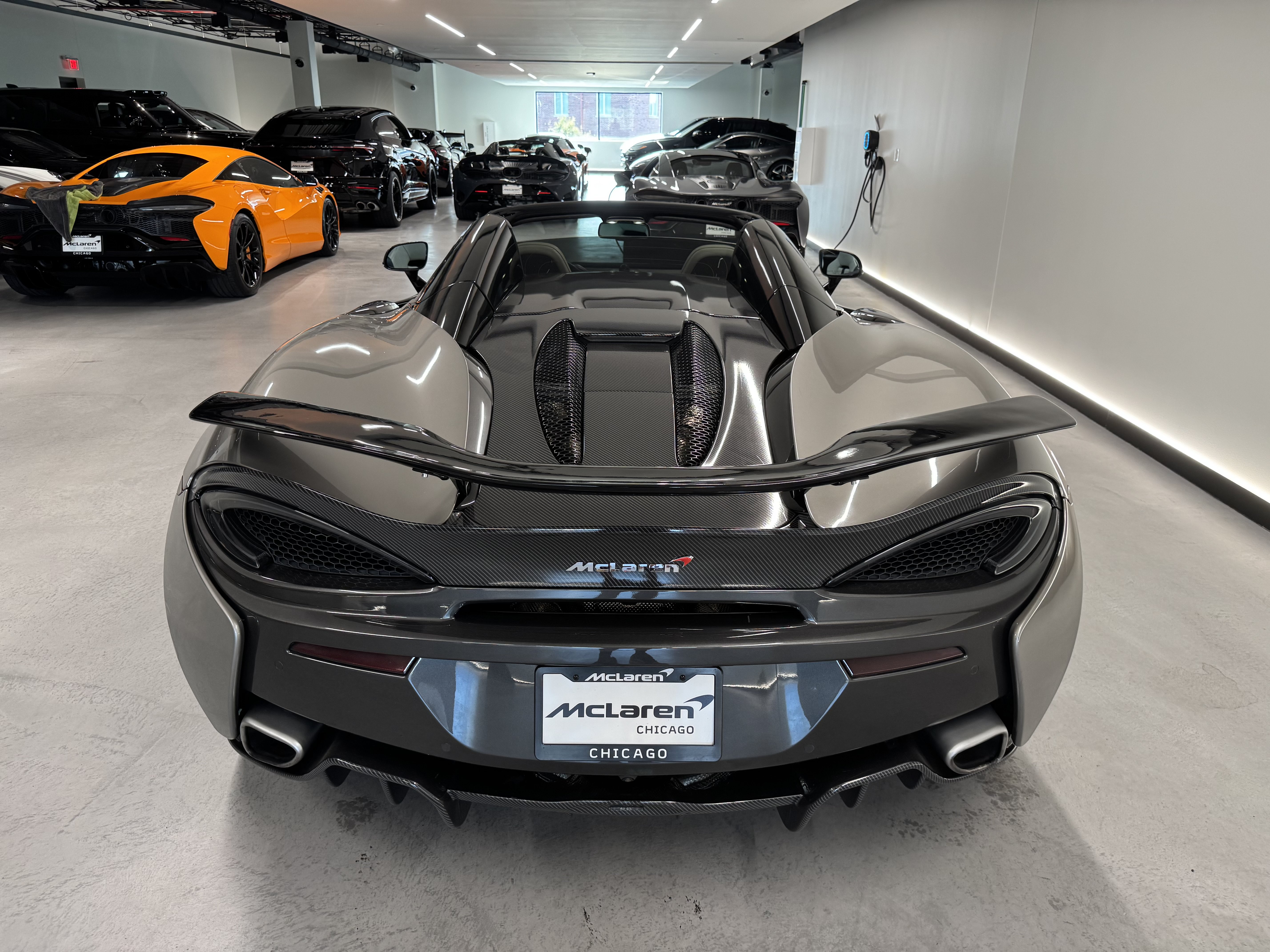 Used 2018 McLaren 570S Spider RWD image 19