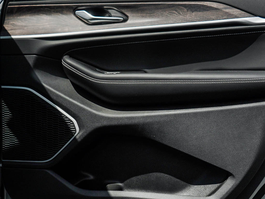 New 2026 Jeep Grand Cherokee Limited AWD/4WD image 10