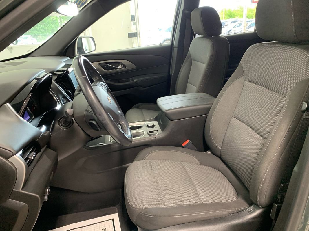 Used 2022 Chevrolet Traverse LT image 17