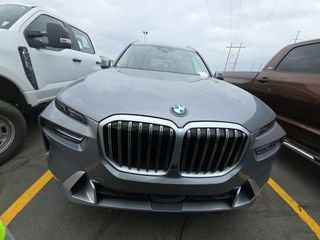 Used 2025 BMW X7 xDrive40i w/ Premium Package image 6