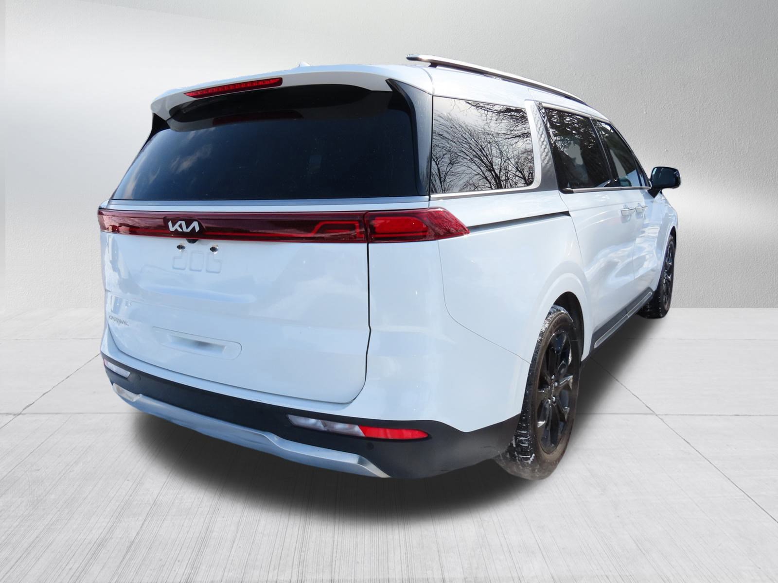 Used 2024 Kia Carnival SX Prestige image 7