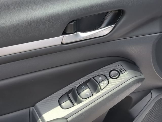 New 2026 Nissan Altima 2.5 SR w/ SR Midnight Edition Package FWD image 12