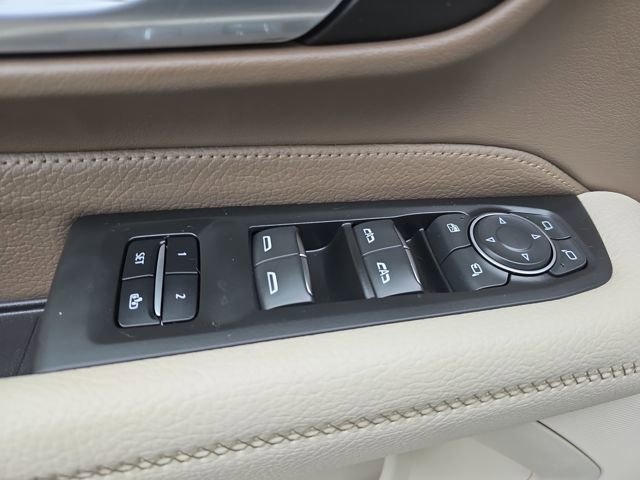 Used 2022 GMC Yukon XL Denali image 13