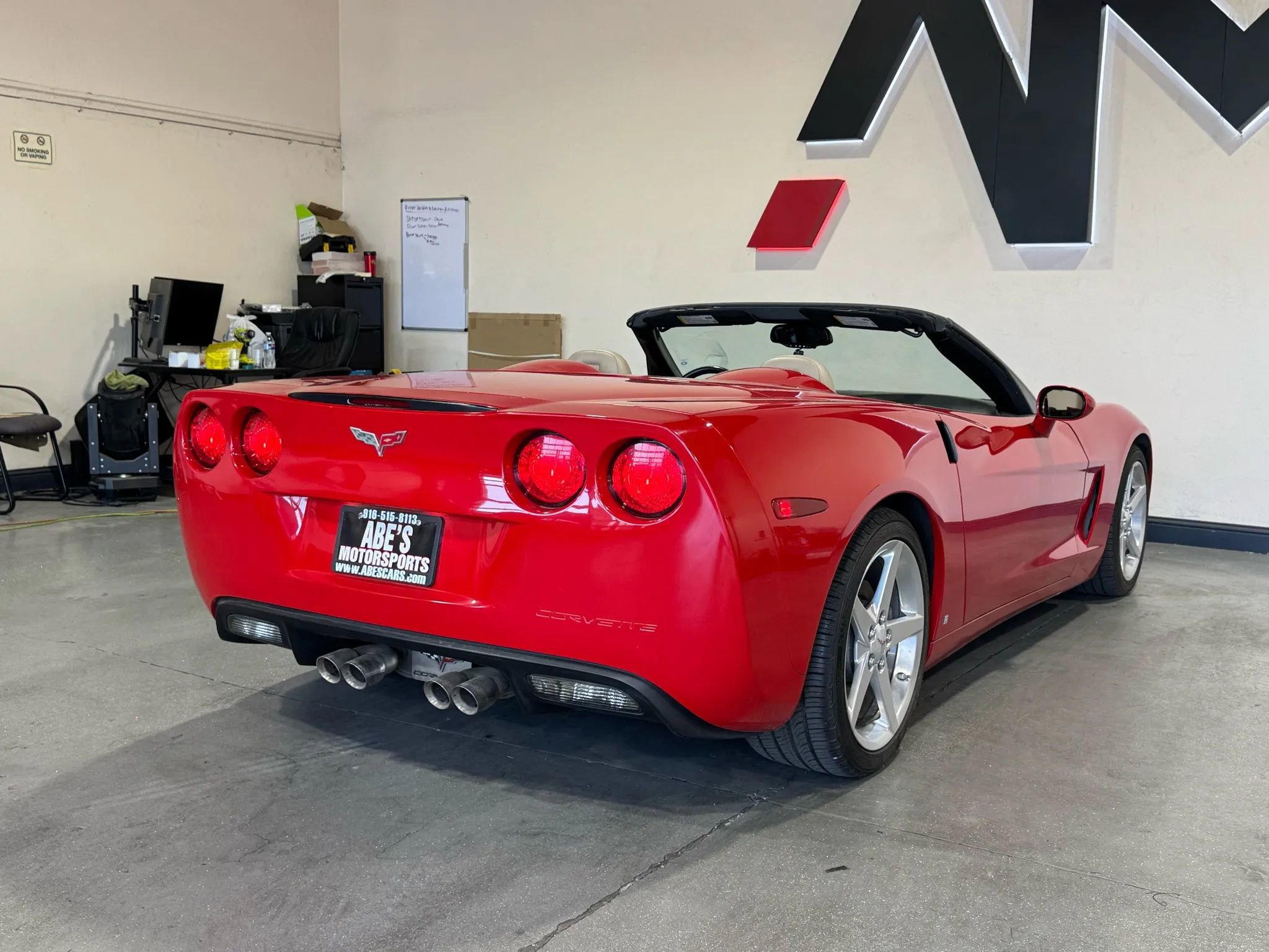 Used 2006 Chevrolet Corvette Convertible w/ Preferred Equipment Group image 6