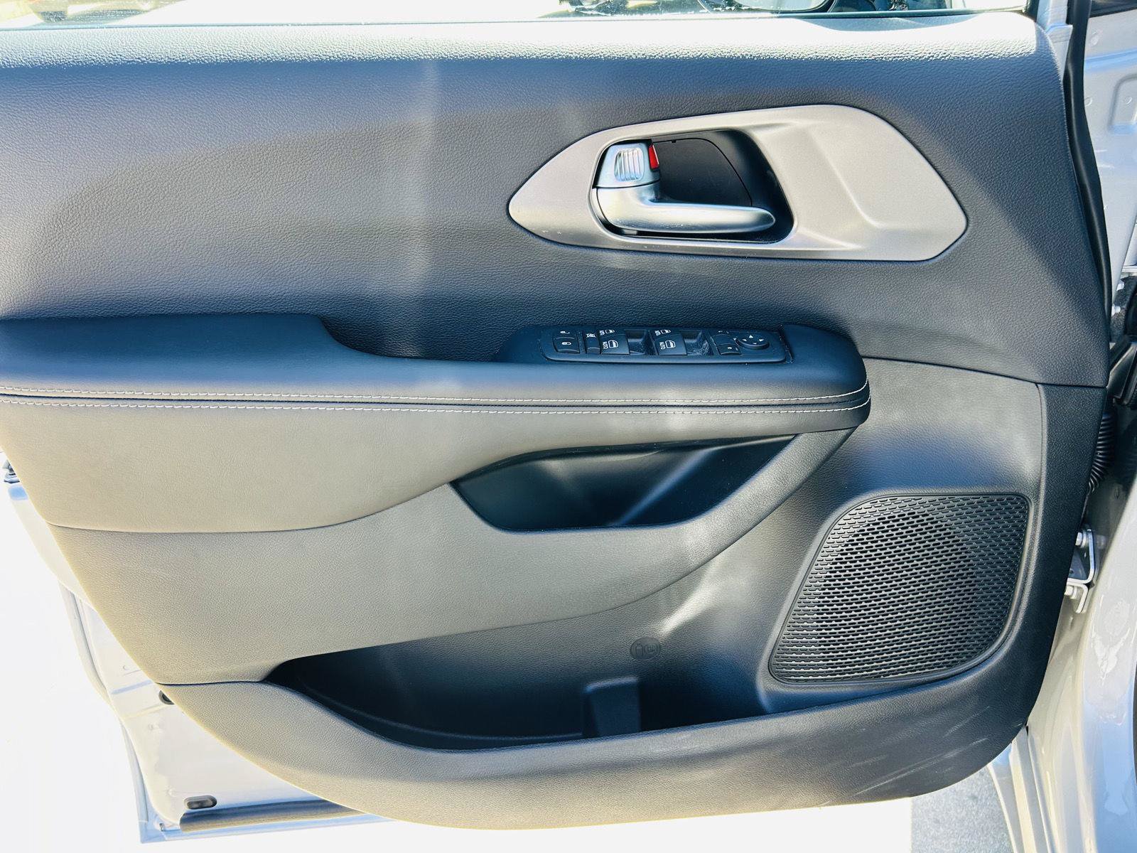 New 2026 Chrysler Voyager LX FWD image 11