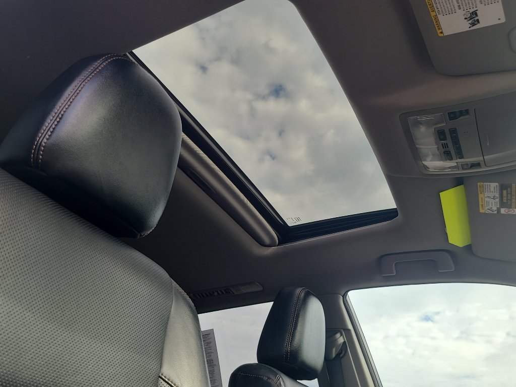 Used 2018 Toyota Highlander Limited AWD/4WD image 29